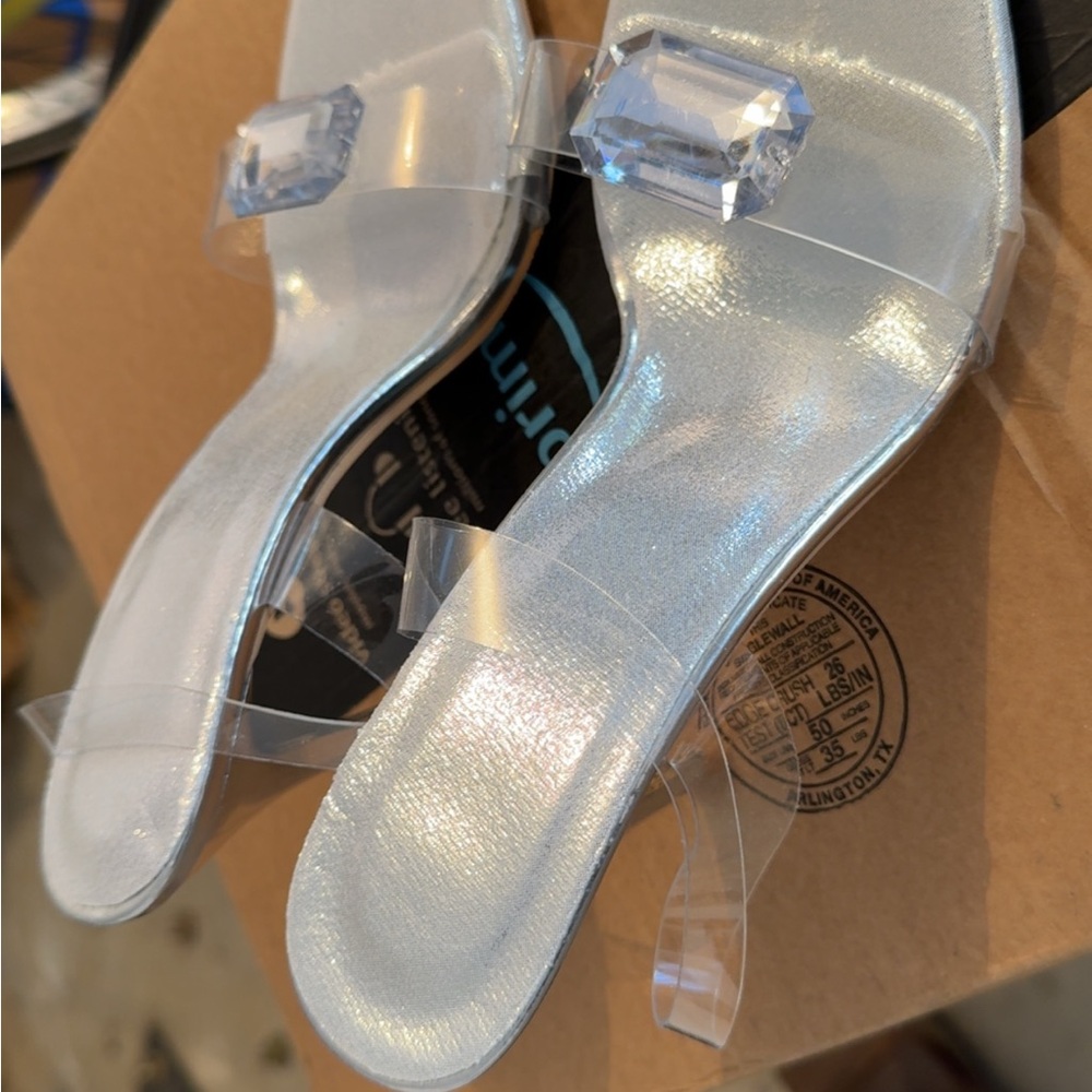 Elegant Silver Women's Shoes with Crystal Accent